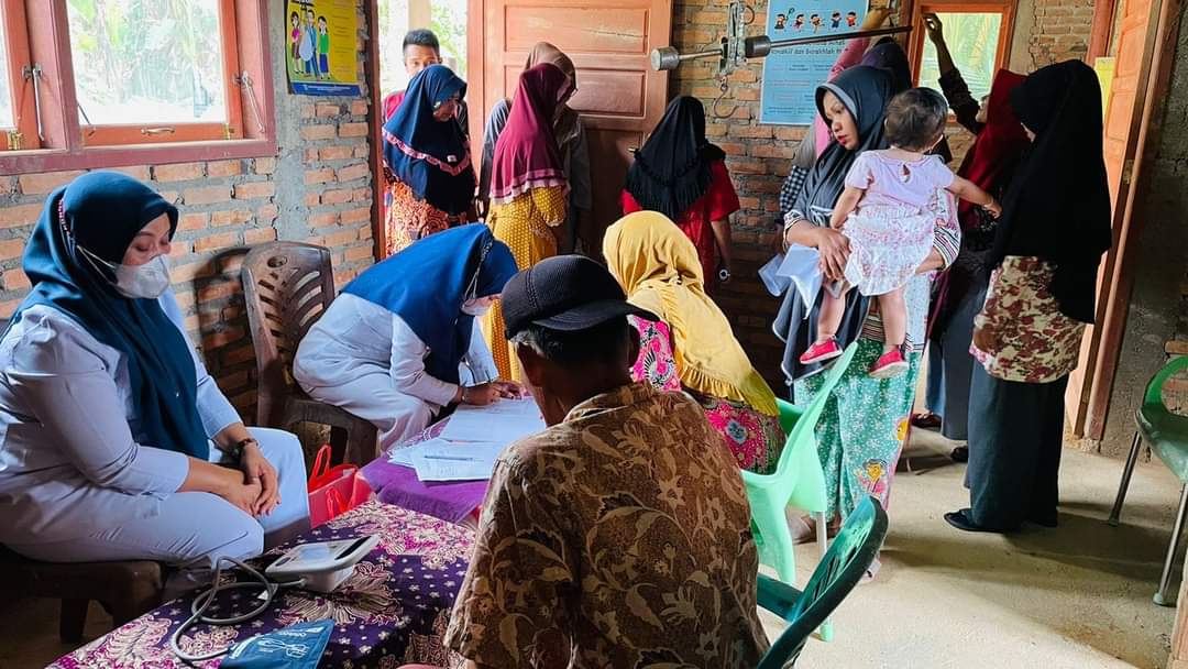 Pelaksanaan kegiatan puskesmas keliling di kampung inunang kenagarian IV Koto Hilie wilayah kerja pu