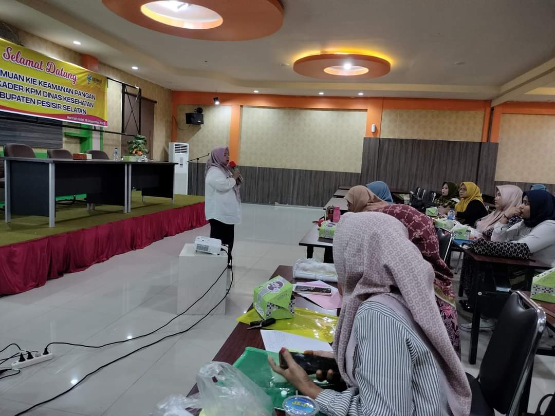 PERTEMUAN KOMUNIKASI INFORMASI EDUKASI KEAMANAN PANGAN (KIE) BAGI KADER KPM DINAS KESEHATAN KAB. PES
