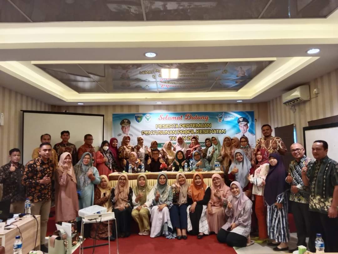 Dinas kesehatan laksanakan Pertemuan Penyusunan Profil Kesehatan tahun 2022 Triza Hotel 22 Desember 