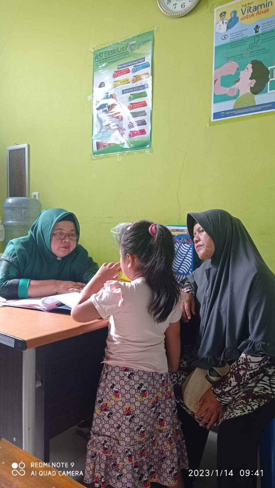 Pelayanan dalam gedung di poli imunisasi dan anak puskesmas balaiselasa