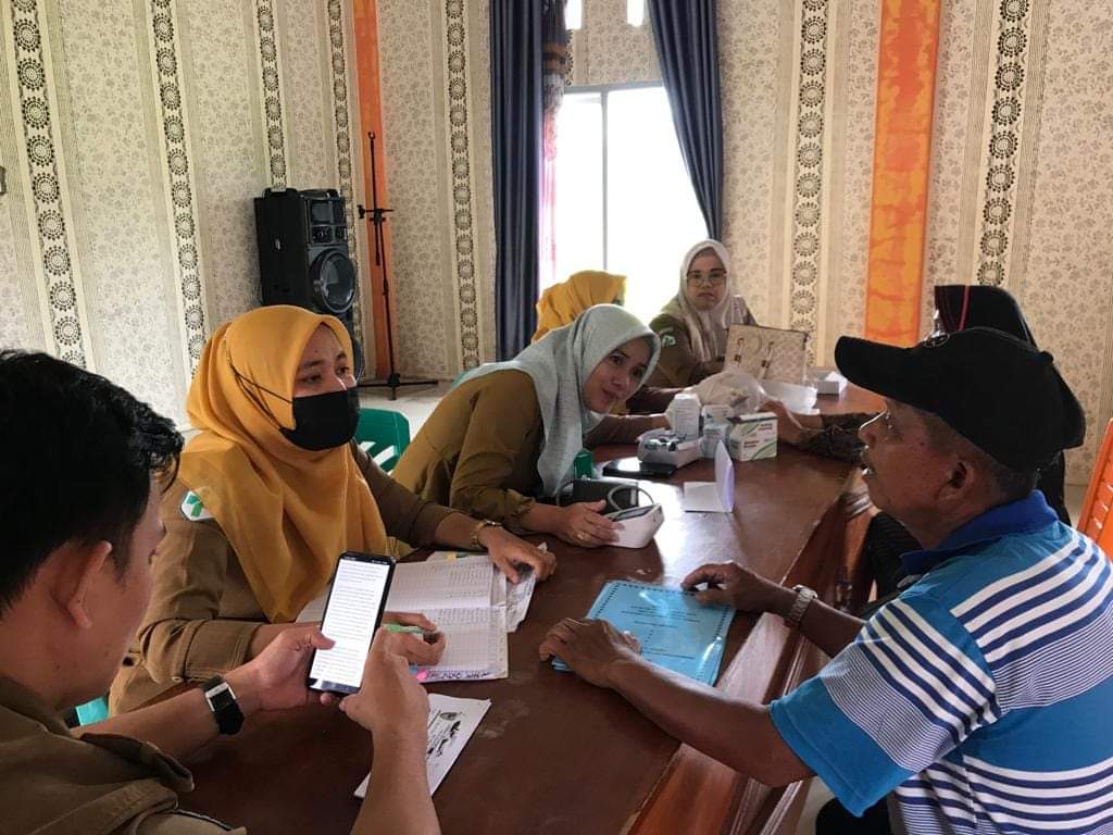 Pemeriksaan Kesehatan Skrining program Penyakit Tidak Menular (PTM)  Puskesmas Koto Berapak