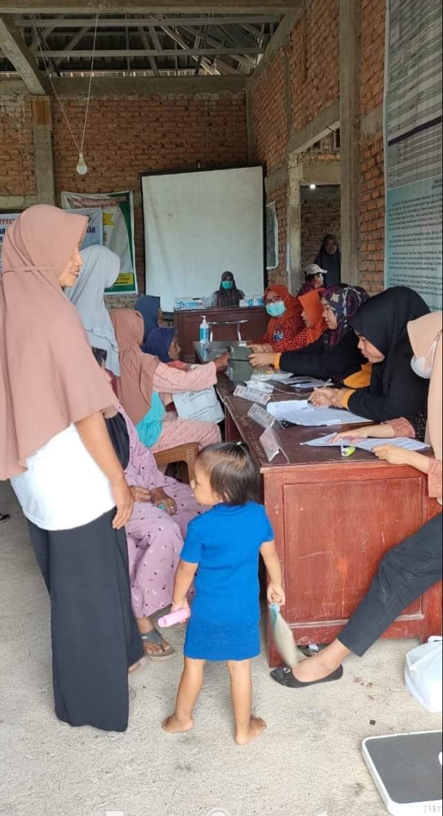 Puskesmas Pasar Baru melakukan kegiatan inovasi donat madu (terintegrasi program)di kantor wali naga