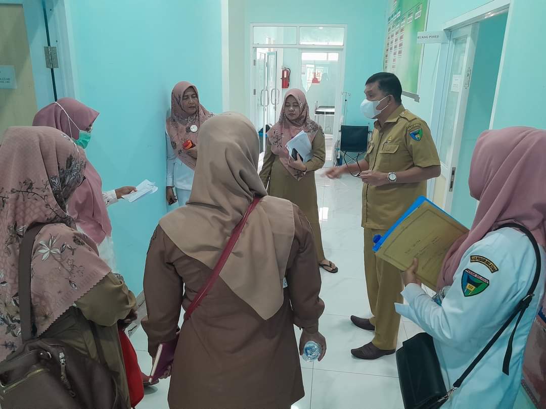 KUNJUNGAN KEPALA DINAS KABUPATEN PESISIR SELATAN KE PUSKESMAS KAYU GADANG