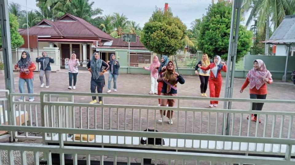 KEGIATAN AKTIFITAS FISIK PUSKESMAS KOTO BARU JUMAT TANGGAL 10 FEBRUARI 2023  