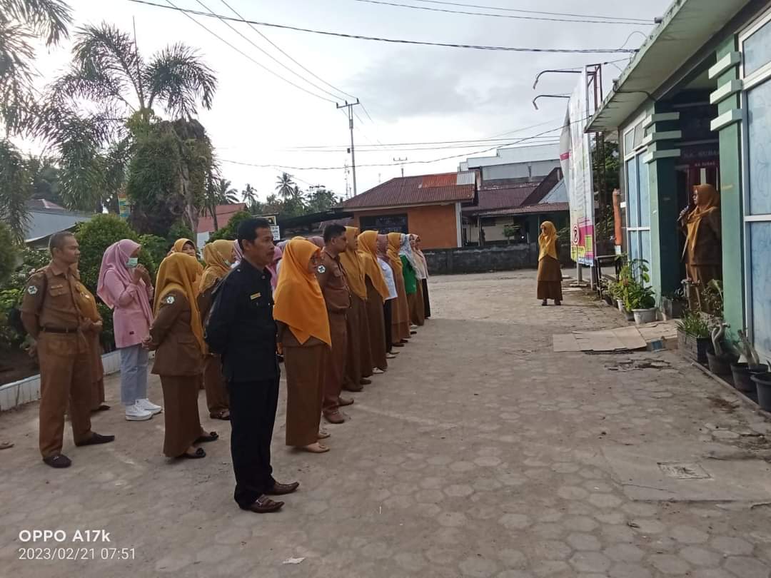 Puskesmas Kambang  laksanakan   Apel pagi  Selasa, 21 Februari 2023  