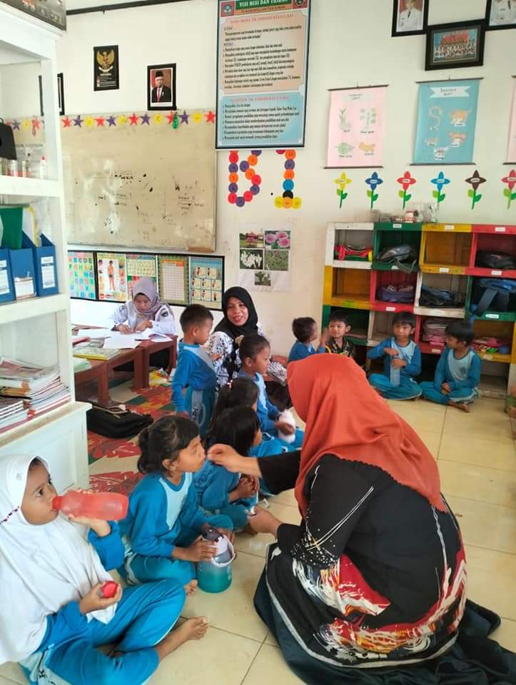 Kegiatan Pembagian Obat Pencegahan Massal (POPM) Puskesmas Inderapura Kamis, 16 Maret 2023   