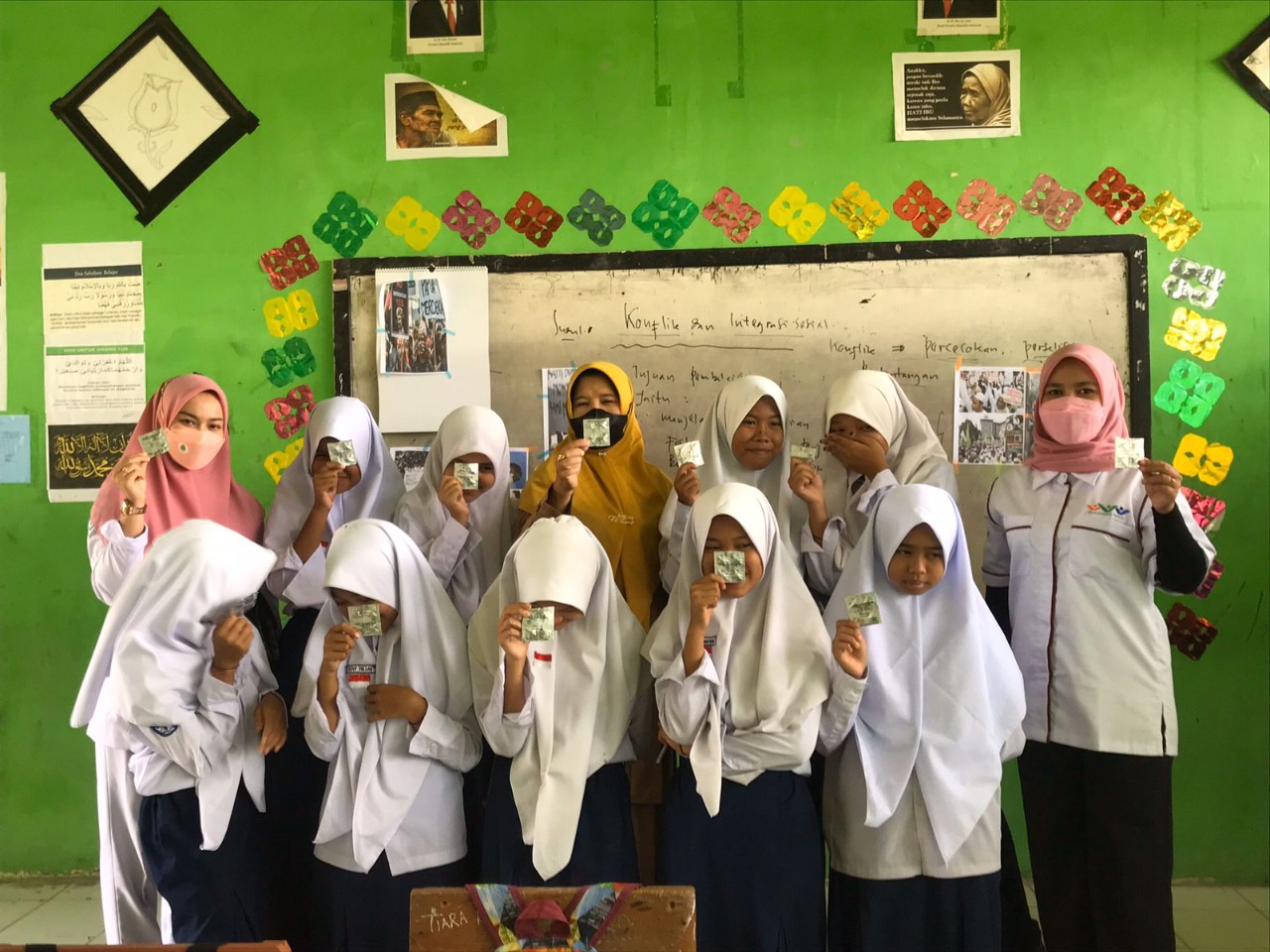 Pelaksanaan Pemberiaan Tablet Tambah Darah (TTD) kepada remaja putri ke SMP 2 Bayang oleh program gi