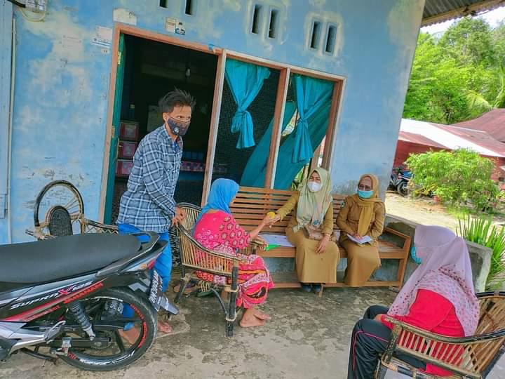 Puskesmas lumpo melalui pj TBC. Ns Febi Wirmaini , dkk melaksanakan kegiatan kunjungan rumah (ketuk 