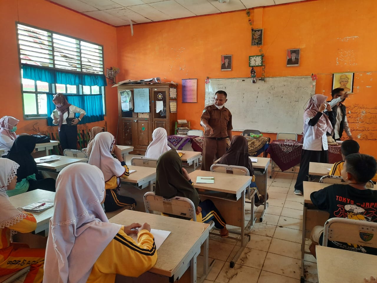 PEMBINAAN SEKOLAH SEHAT DALAM RANGKA PERSIAPAN SEKOLAH ADIWIYATA DI SDN 03 TALANG KOTO PULAI