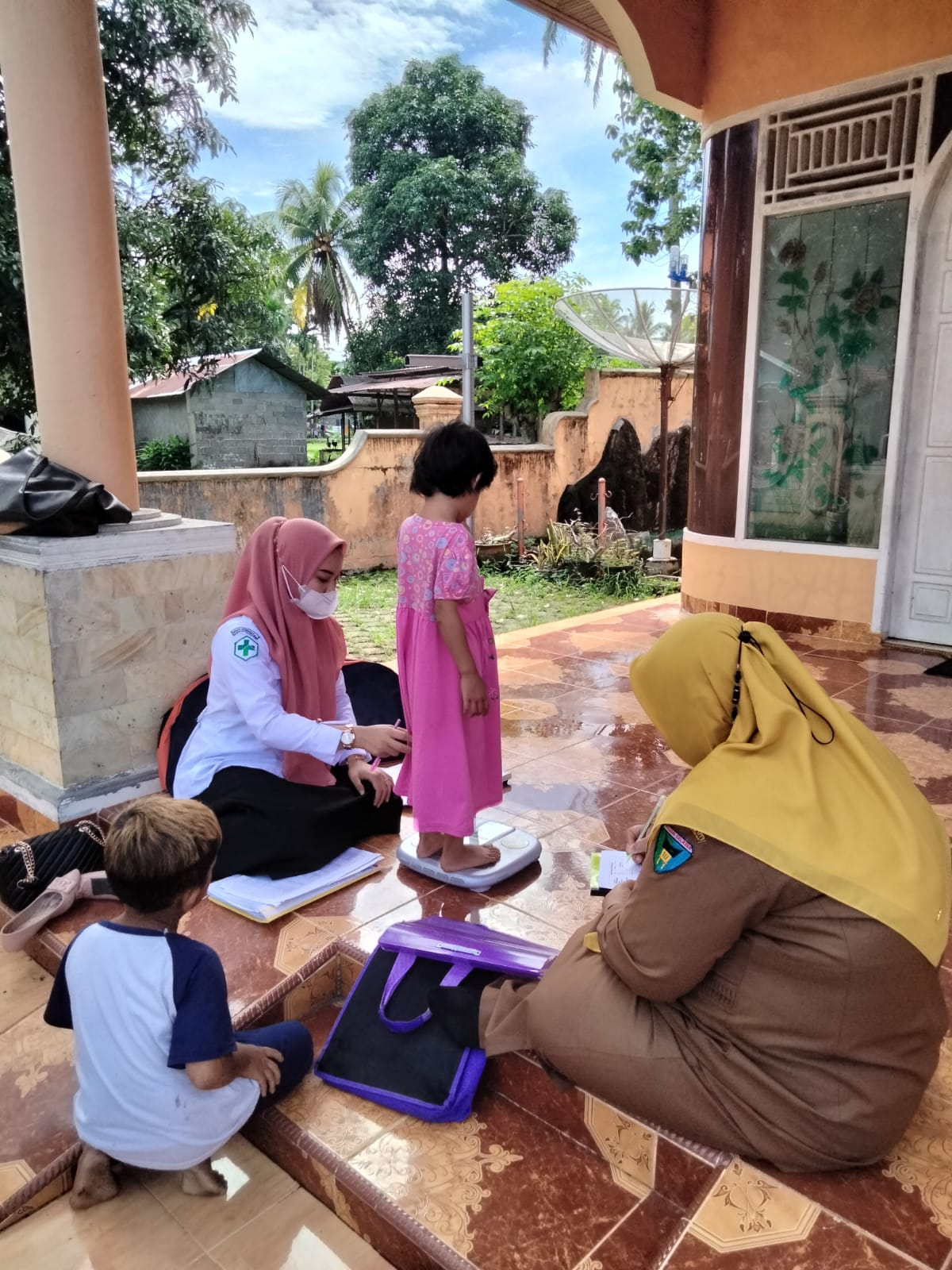SWEEPING BALITA YANG TIDAK DATANG KE POSYANDU DI NAGARI TANJUNG DURIAN PASAR BARU
