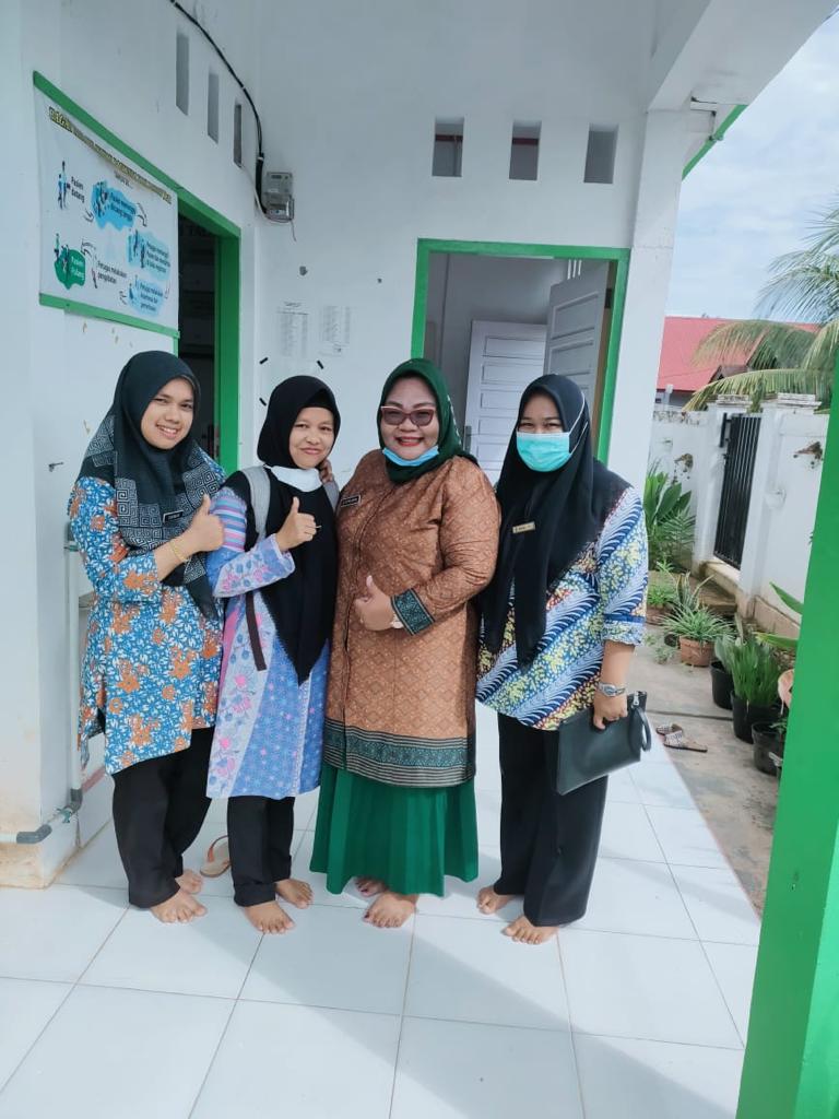 Kegiatan Supervisi kepala puskesmas Tapan, KTU dan Pj. Program Imunisasi ke Pustu Ampang Tulak dan P