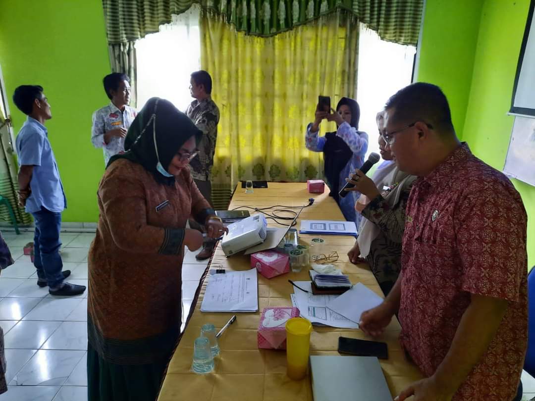 Penandatanganan berita acara dan komitmen ODF ( stop BAB sembarangan) bersama camat Basa Ampek Balai