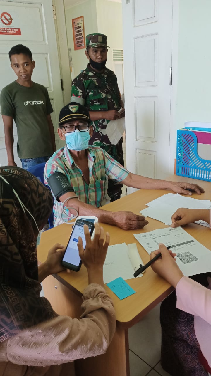 KOLABORASI VAKSINASI DENGAN PANDU PTM  DI PUSKESMAS AIRPURA 