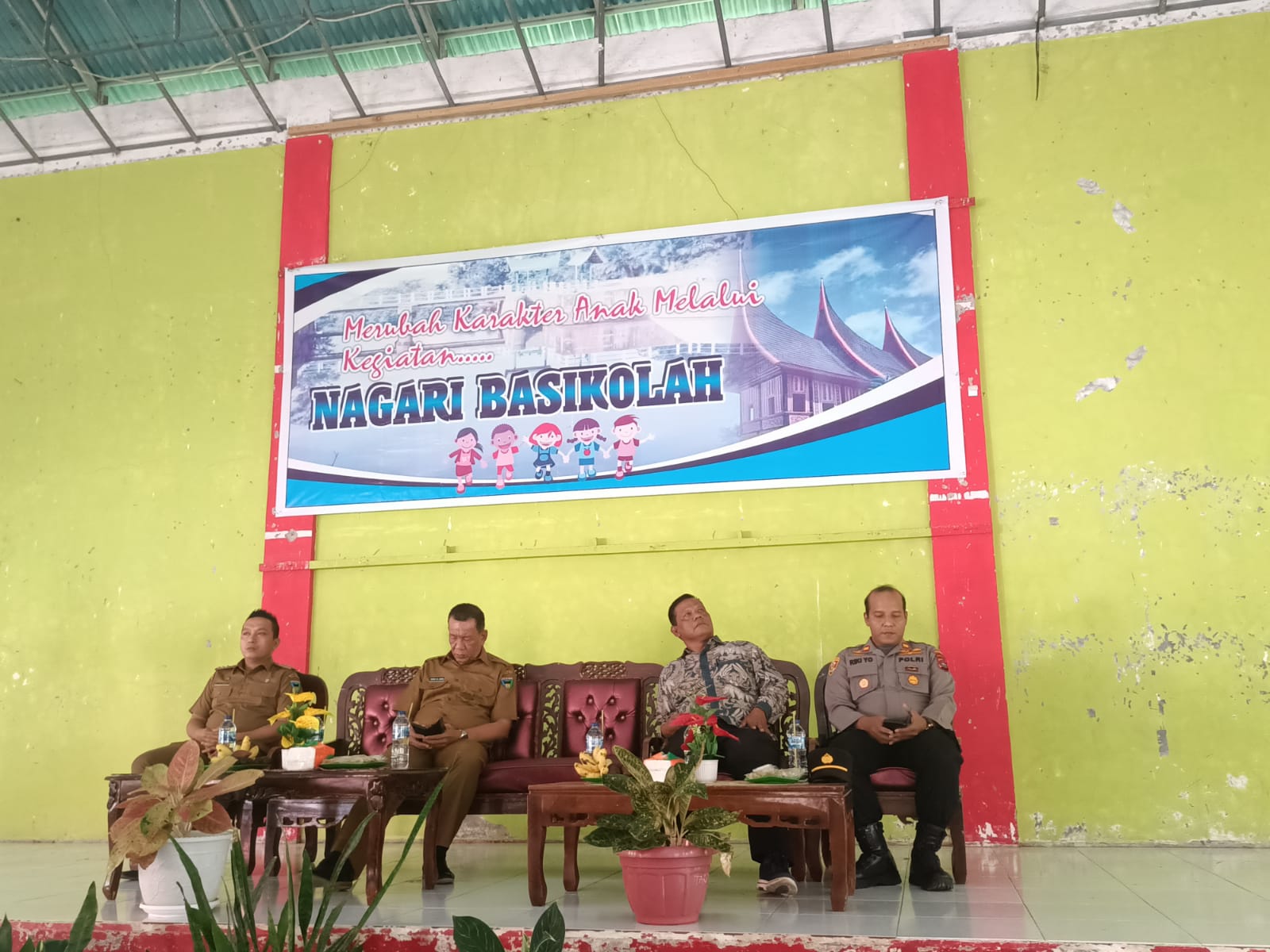 KEPALA PUSKESMAS KAYU GADANG MENGHADIRI SOSIALISASI NAGARI BASIKOLAH DI GEDUNG UDKP CAMAT SUTERA