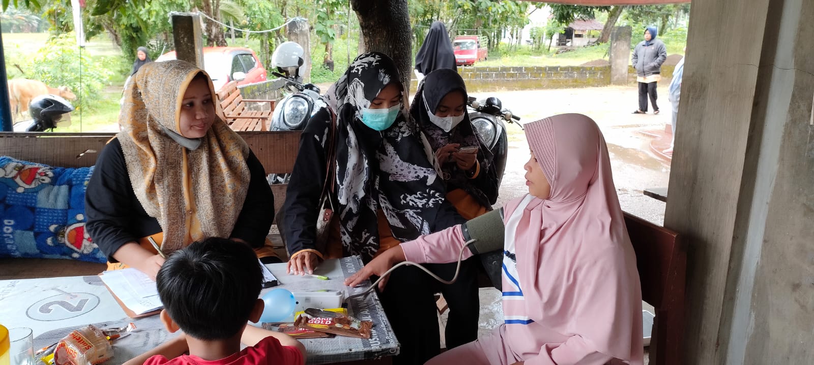 DETEKSI DINI FAKTOR RESIKO PTM ,POSYANDU LANSIA SERTA KESORGA DI POS UKK PENGRAJIN SANGGAN UPT PUSK 