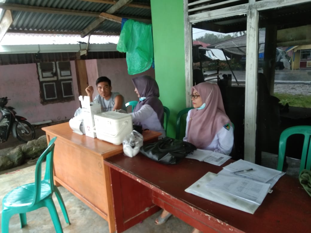 Pelaksanaan Kegiatan Vaksinasi Covid-19 di Posko Vaksinasi Puskemas surantih,