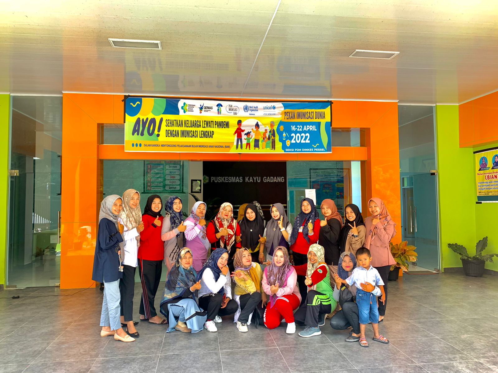 Puskesmas Kayu Gadang melaksanakan GERMAS yaitu Senam Prolanis seluruh staf puskesmas.