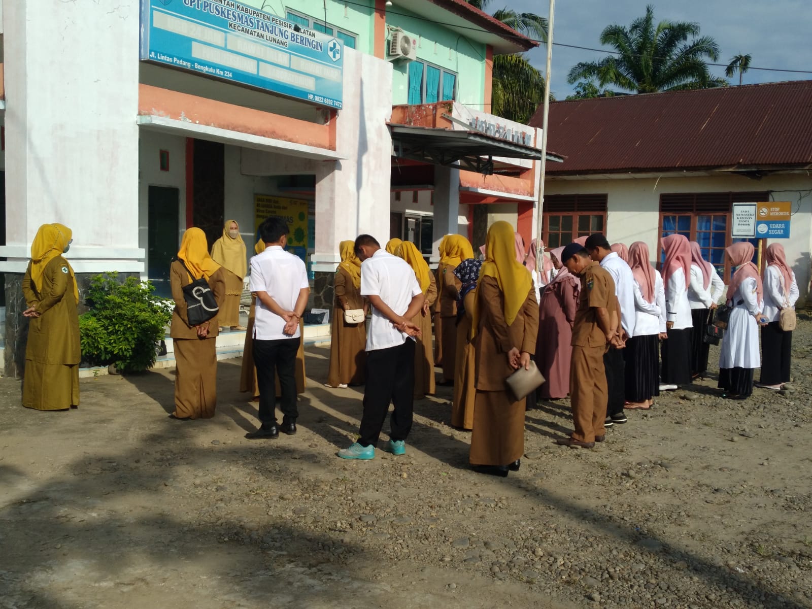 Puskesmas Tj Beringin melaksanakan apel pagi setiap minggunya.
