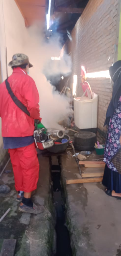 Puskesmas Koto Berapak Lakukan Fogging