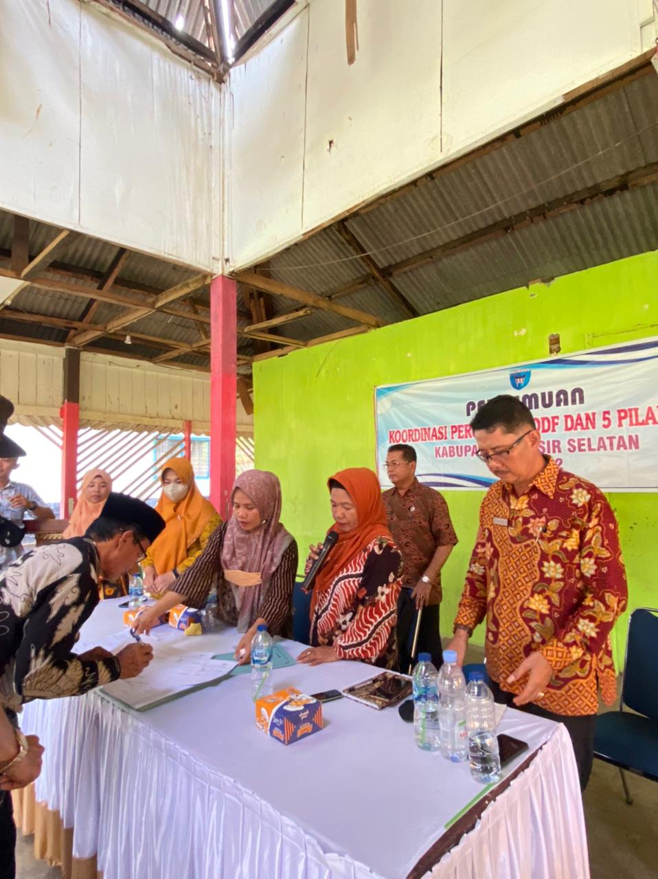 Kecamatan Airpura telah melaksanakan rapat percepatan ODF di kantor Camat Airpura