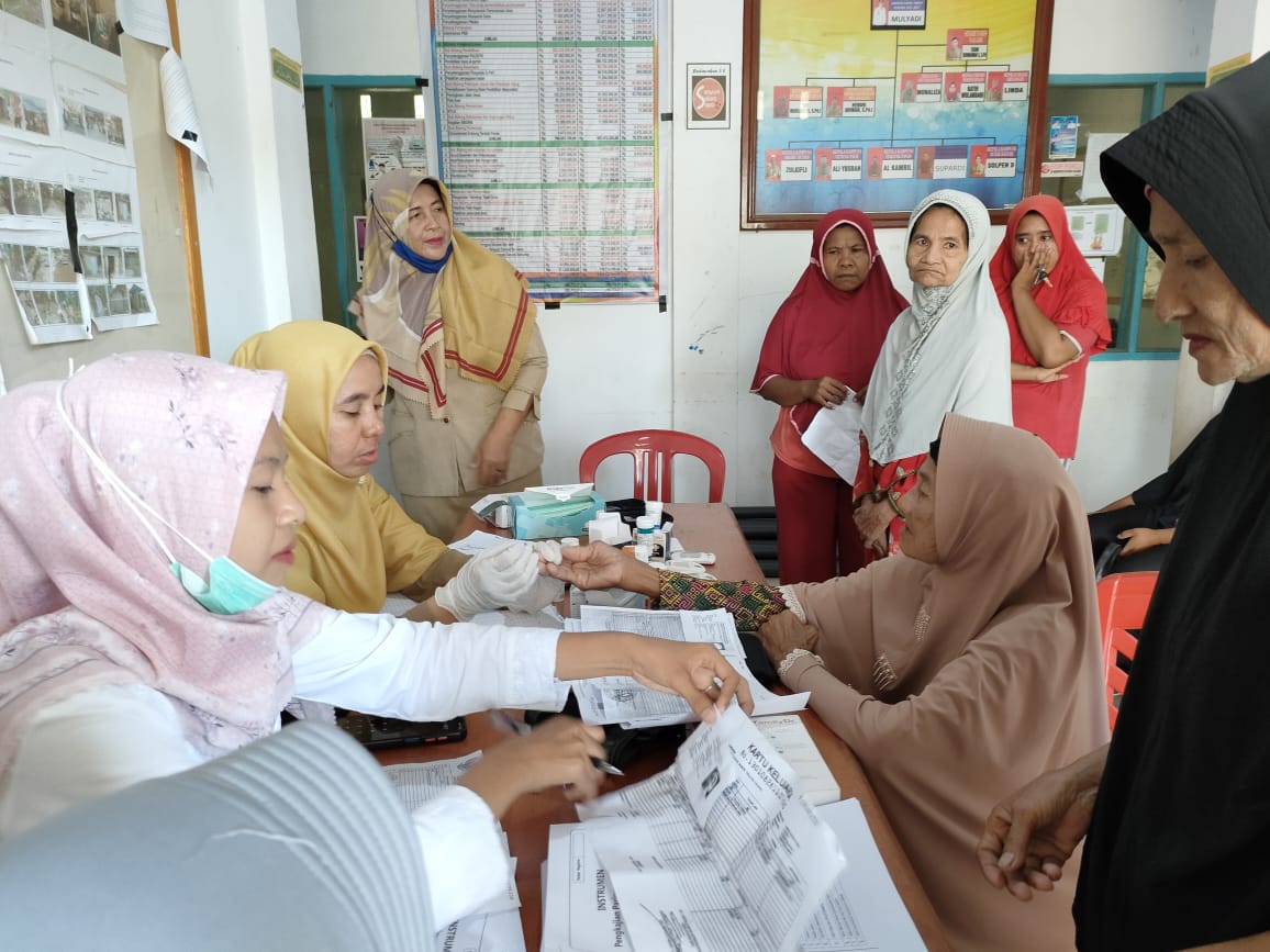 DETEKSI DINI FAKTOR RESIKO PTM ,LANSIA\" SE NAGARI AMPING PARAK TIMUR WILAYAH KERJA PUSKESMAS DETEKS