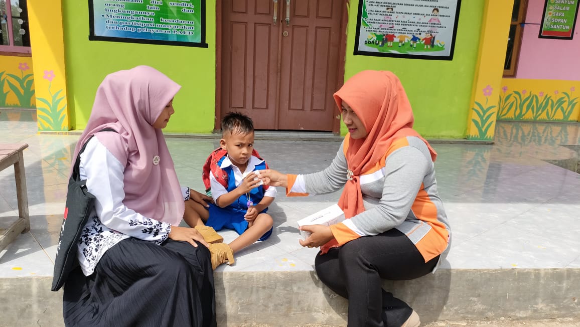PUSKESMAS TANJUNG MAKMUR melaksanakan kegiatan pemberian obat cacing kepada balita 