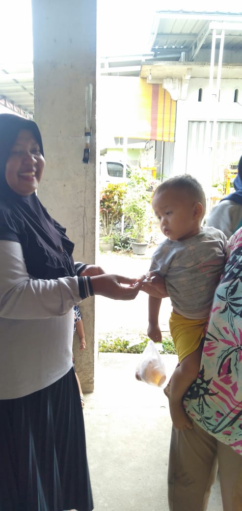 PUSKESMAS KAMBANG LAKUKAN PEMBERIAN OBAT CACING DI POSYANDU  KOTO PULAI & GANTING  NAGARI KAMBANG TI