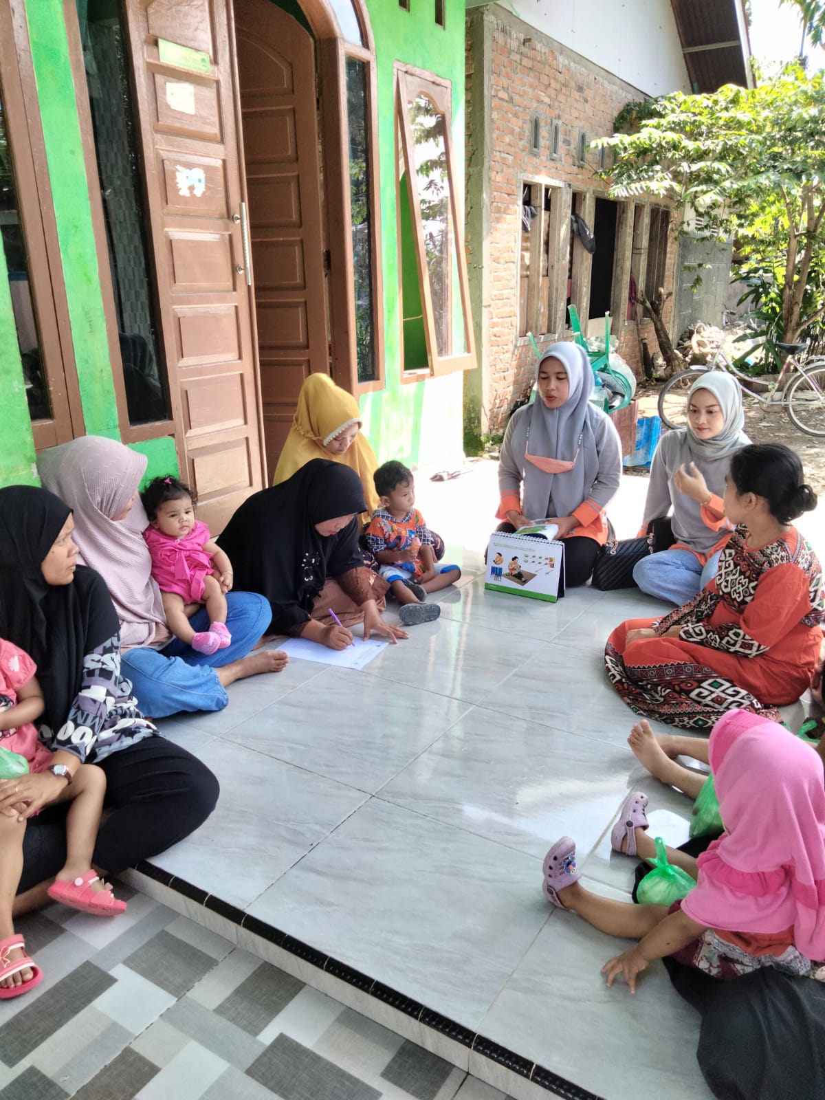 PUSKESMAS PASAR BARU BERIKAN EDUKASI KEPADA MASYARAKAT  TTG PENTINGNYA PEMANTAUAN PERTUMBUHAN GIZI A