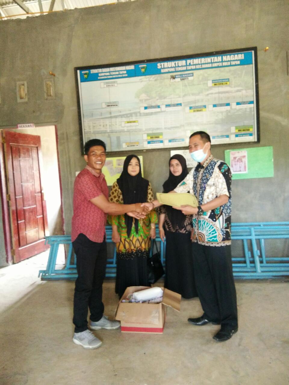 SERAH TERIMA BIDAN NAGARI KAMPUNG TENGAH RAHUL TAPAN