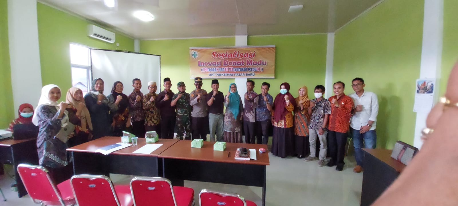SOSIALISASI INOVASI DONAT MADU ( dorongan Sehat Masyarakat Terpadu ) UPT PUSKESMAS PASAR BARU