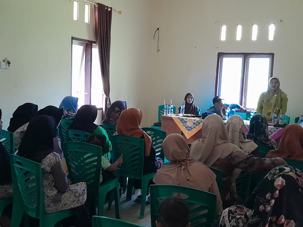 PELATIHAN PENINGKATAN KAPASITAS KADER YANDU NAGARI GANTIANG MUDIAK UTARA WILAYAH KERJA PUSKESMAS KAY
