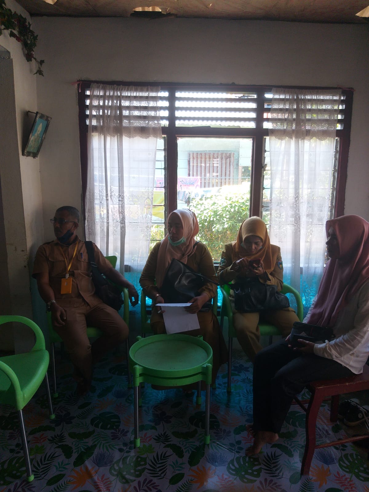 Tim PE  Puskesmas Surantih lakukan Penyelidikan Epidemiologi  kerumah keluarga Pasien positif DBD, n