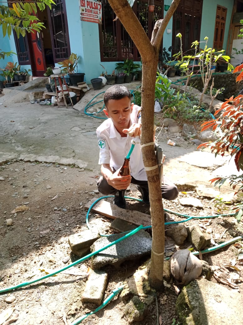 PENGAMBILAN SAMPEL AIR PDAM DI WILAYAH KERJA PUSKESMAS ASAM KUMBANG