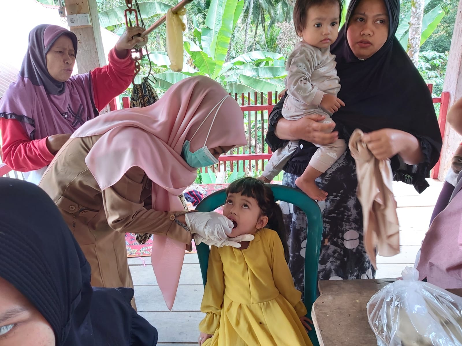 PUSKESMAS ASAM KUMBANG LAKUKAN PENIMBANGAN MASSAL DAN PEMBERIAN VITAMIN A