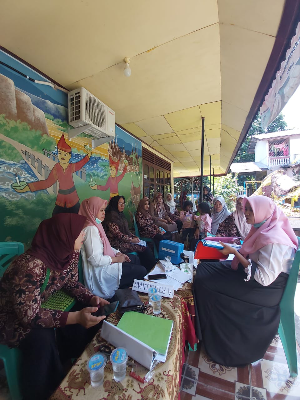 PUSKESMAS ASAM KUMBANG LAKUKAN PEMBINAAN KADER di posyandu cendrawasih