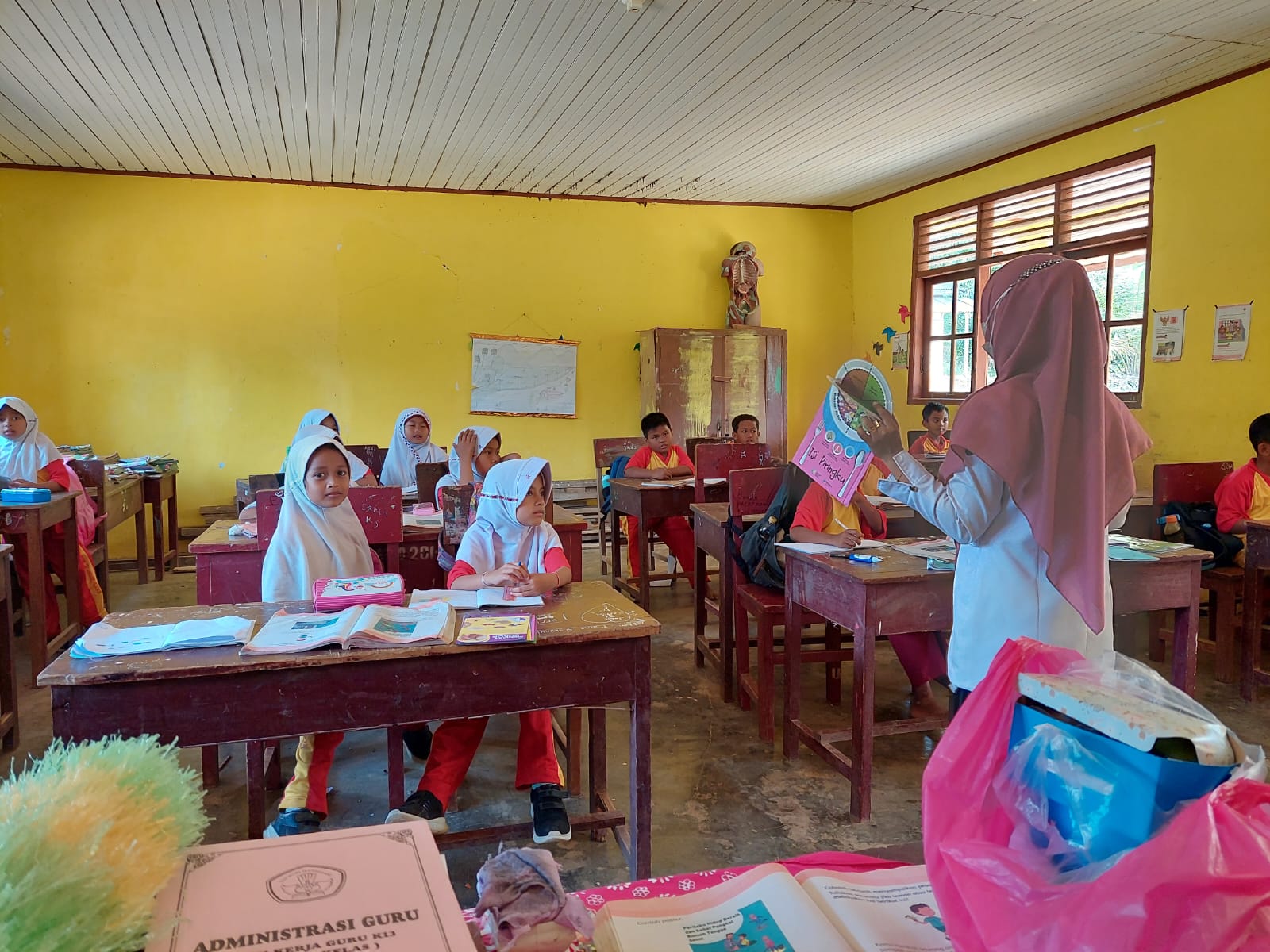 PUSKESMAS Tj. BERINGIN  LAKUKAN PEMBERIAN OBAT CACING (POPM) DAN EDUKASI GERMAS (MAKAN BUAH DAN SAYU