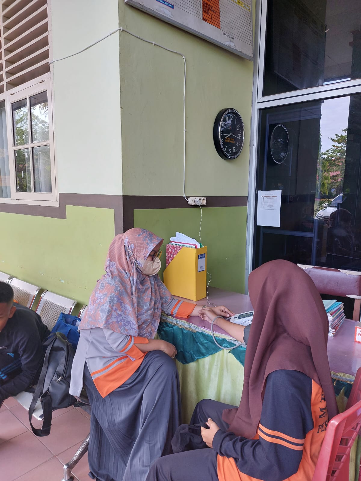PUSK.PASAR BARU LAKUKAN PEMERIKSAAN KESEHATAN ANGGOTA PASKIBRAKA KEC. BAYANG