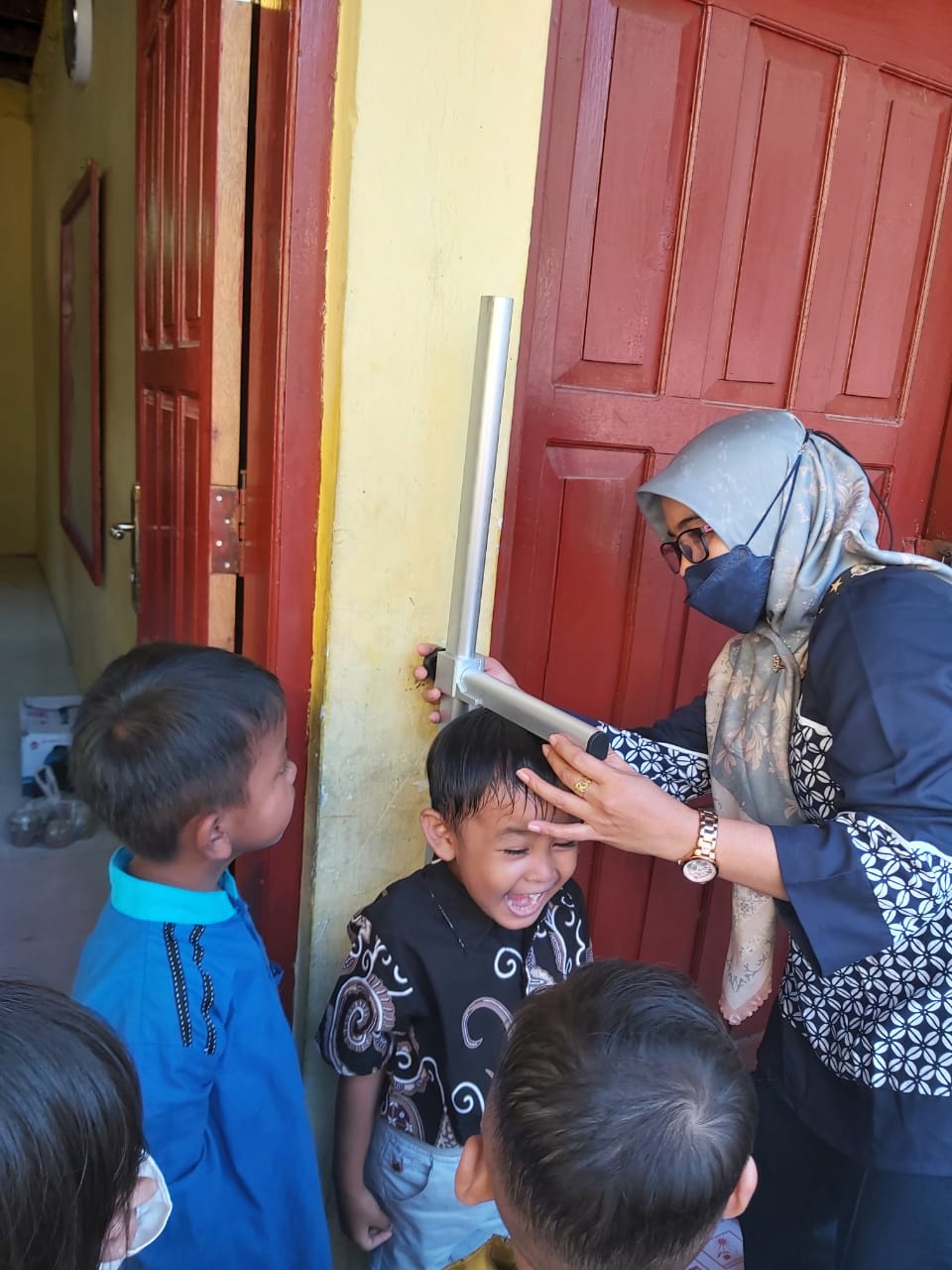 PUSKESMAS ASAM KUMBANG LAKUKAN PENIMBANGAN MASSAL DAN PEMBERIAN VITAMIN A