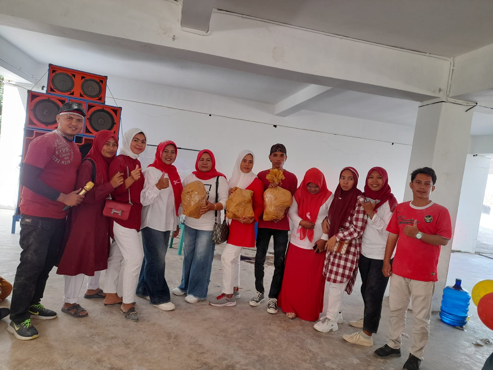 PENYERAHAN HADIAH LOMBA 17 AGUSTUS 2022 PUSKESMAS KAYU GADANG DI HARI ULANG TAHUN KE-77 KEMERDEKAAN 