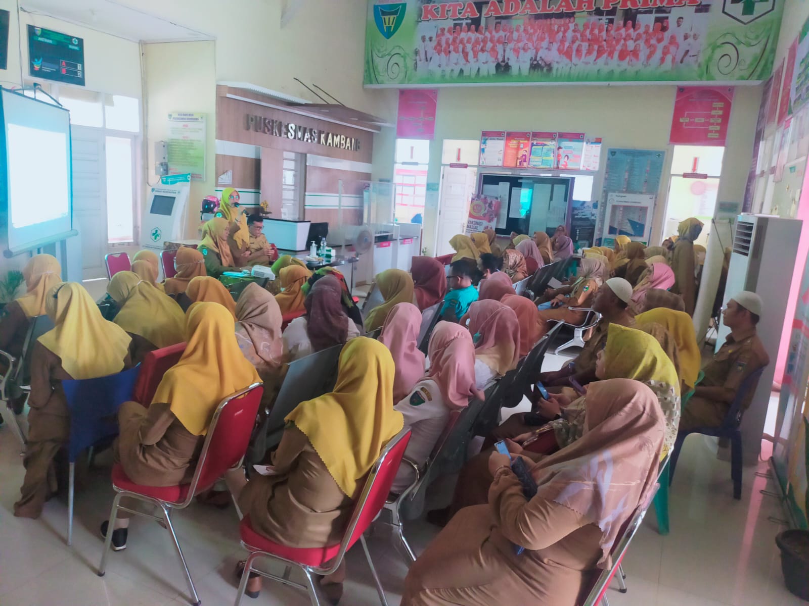 PUSKESMAS KAMBANG Selasa, 30 Agustus 2022  laksanakan Kegiatan  Lokakarya Mini Bulanan dihadiri oleh