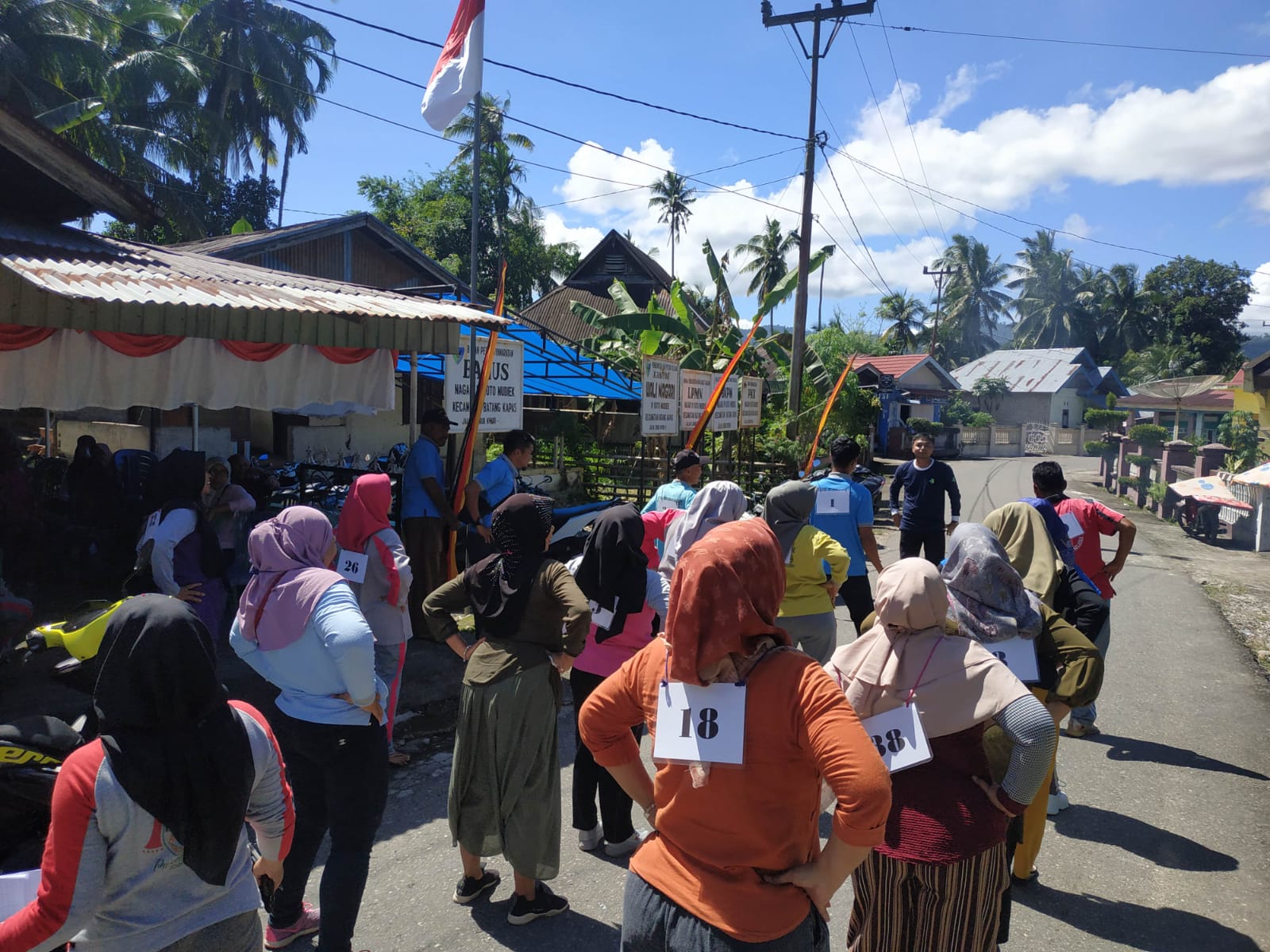 Pemeriksaan kesehatan dan Pemeriksaan Kebugaran,  oleh TIM PTM dan Kesjaor Puskesmas IV Koto mudik, 