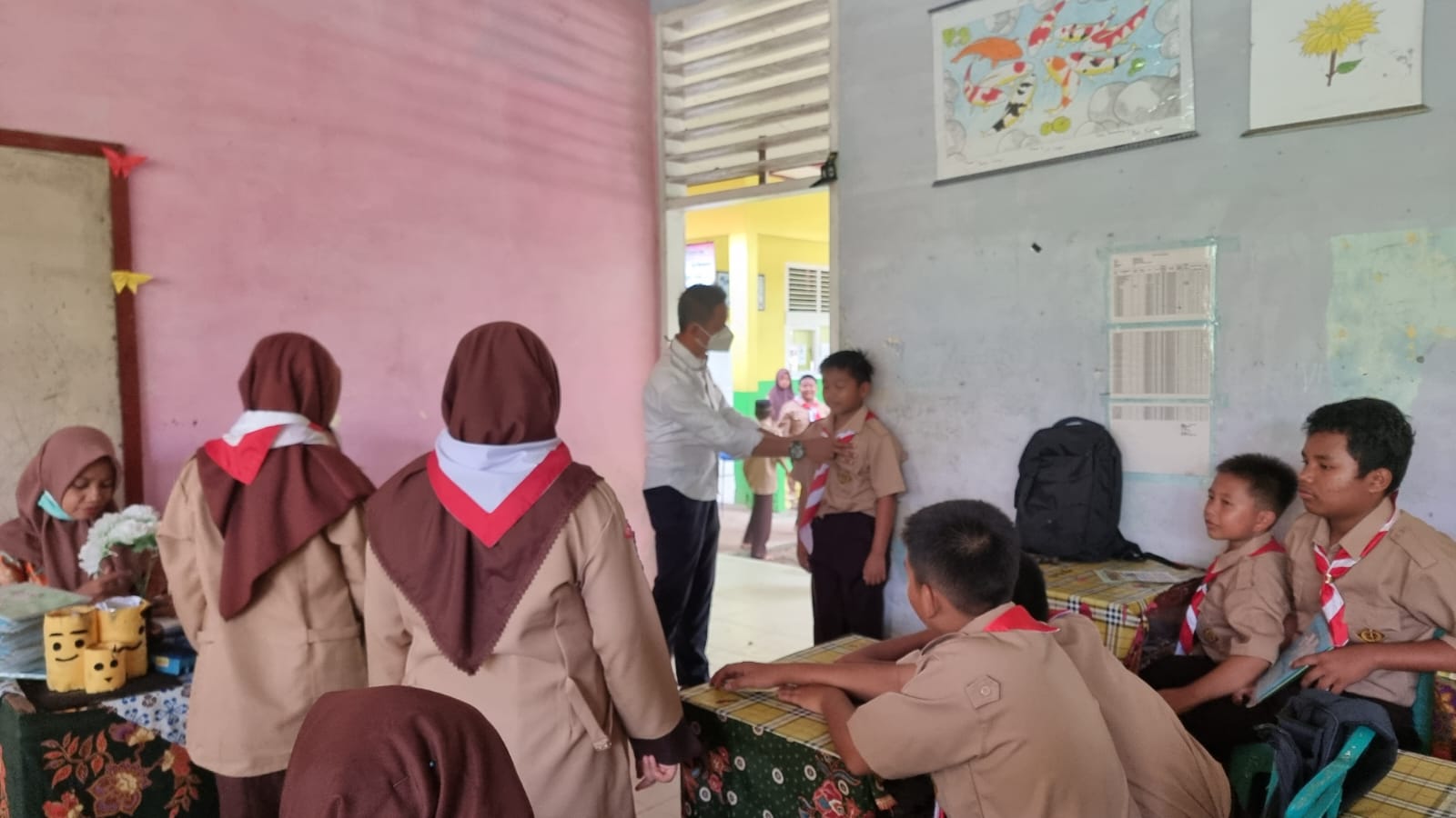 PENJARINGAN UKS DI SMP 1 NEGERI LINGGO SARI BAGANTI WILAYAH PUSKESMAS AIR HAJI