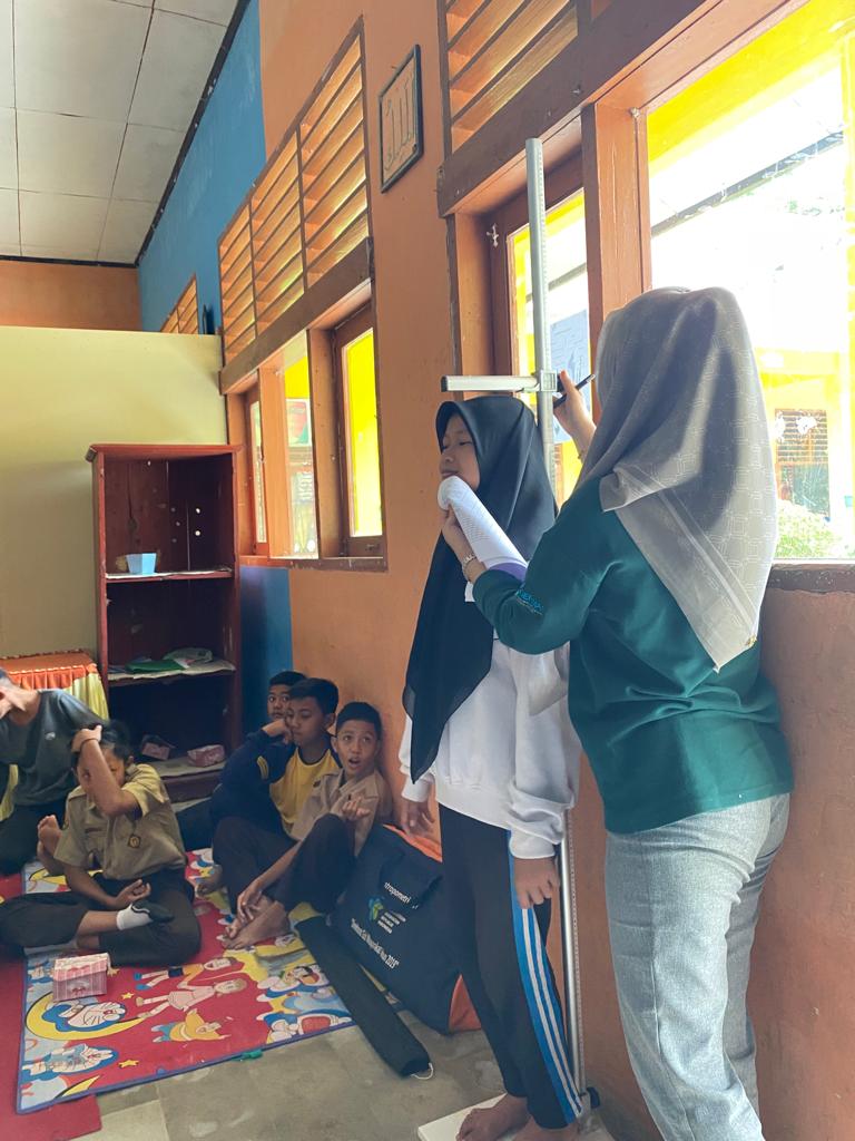  Puskesmas Asam Kumbang laksanakan  penjaringan  kesehatan anak sekolah dan pemberian tablet Fe d SM