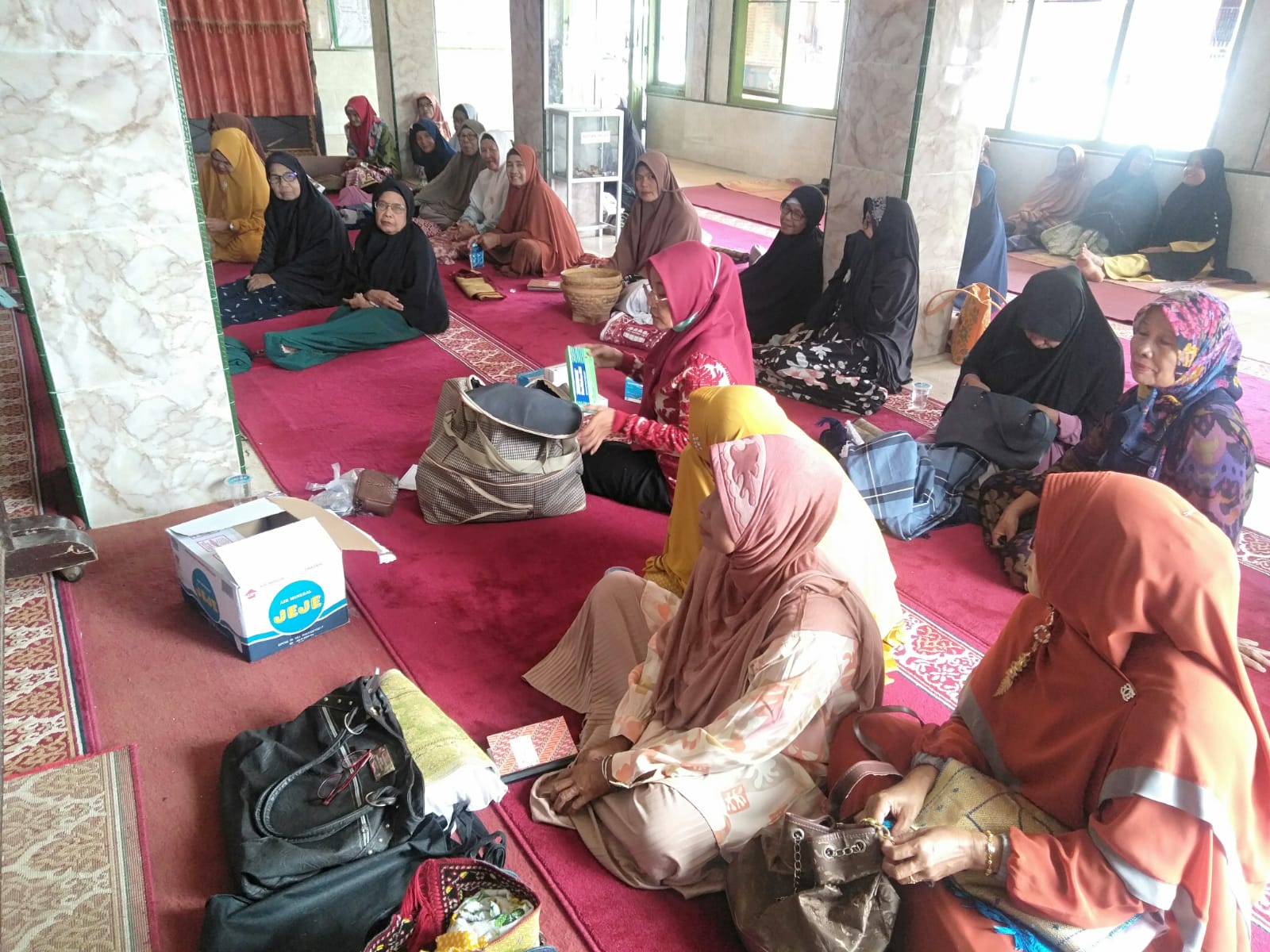 Puskesmas Air Haji laksanakan kegiatan posyandu lansia di pasar punggasan  