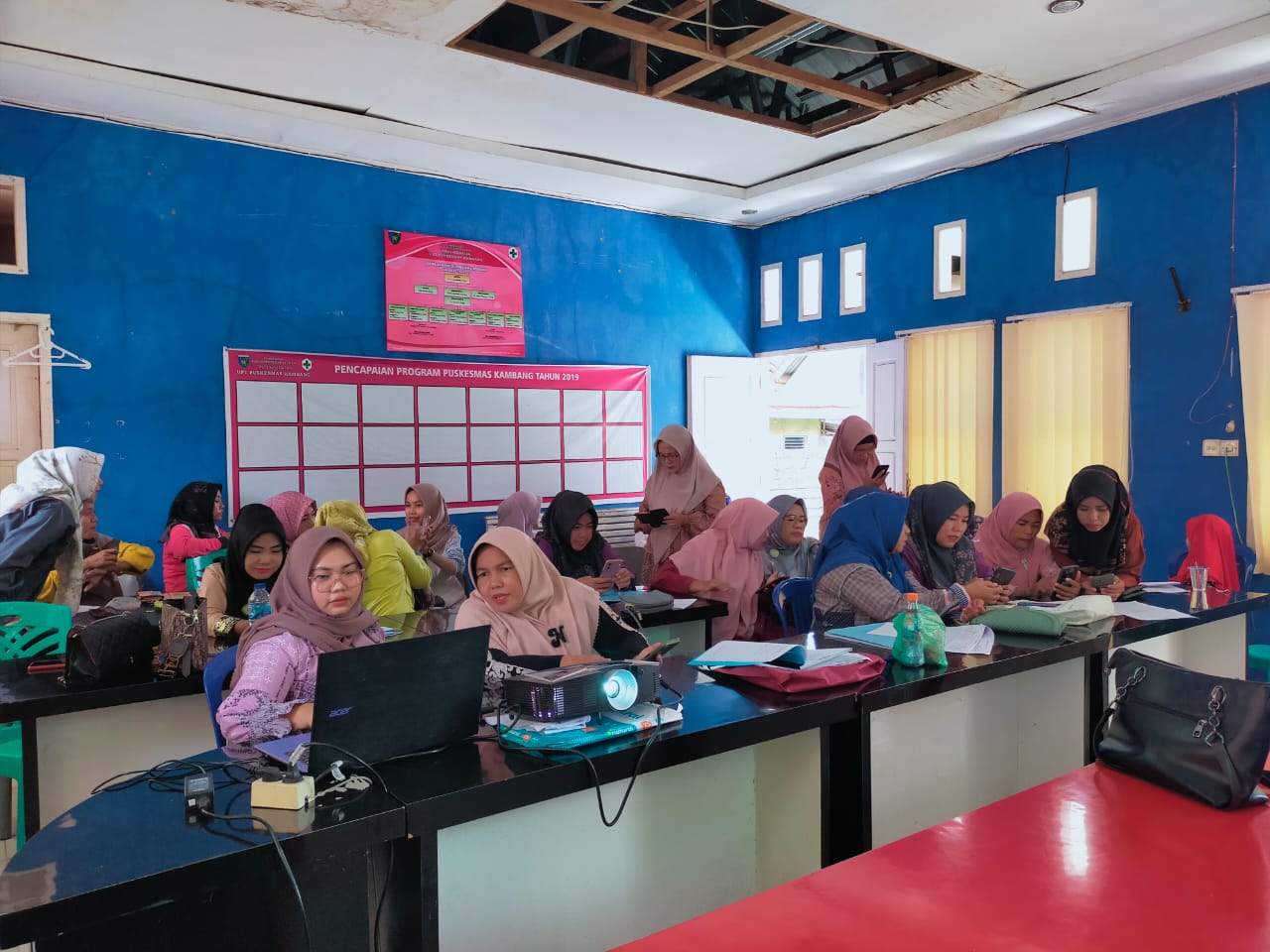 Pembahasan pengentrian e-Kohort di Puskesmas Kambang.