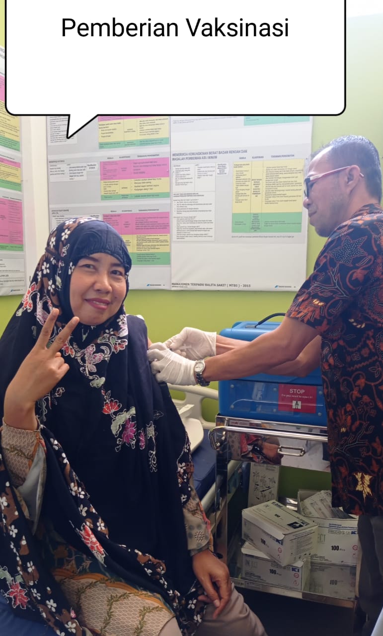 Pelaksanaan vaksinasi booster ke 2 tenaga kesehatan puskesmas Balai selasa