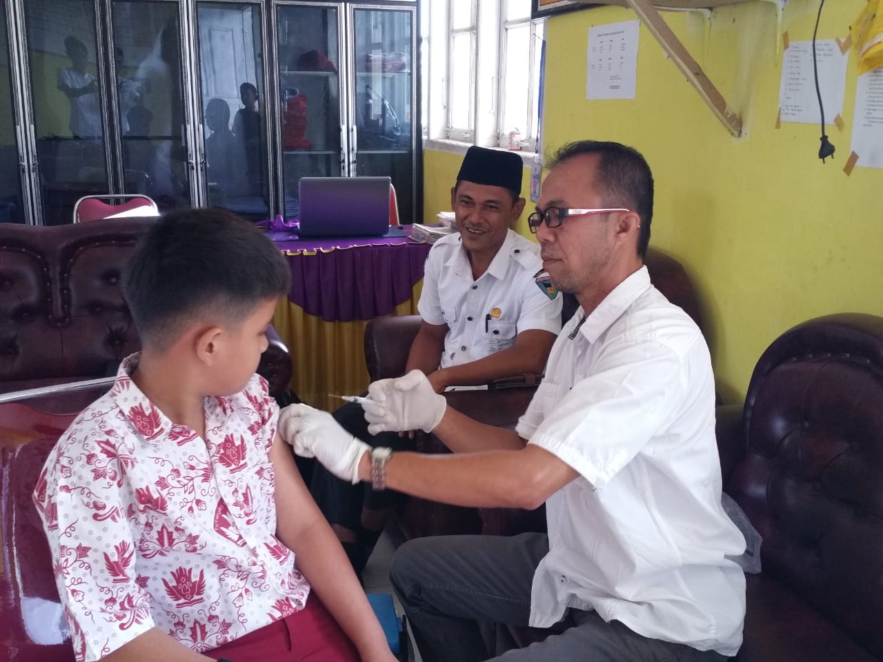 Kegiatan Sweeping ke sekolah wilker puskesmas Balai Selasa