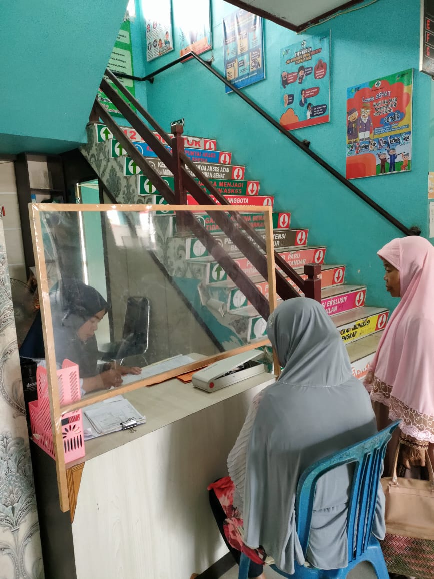 \" Melayani Usia Lanjut Di   Klinik Santun Lansia    Puskesmas Air Haji  