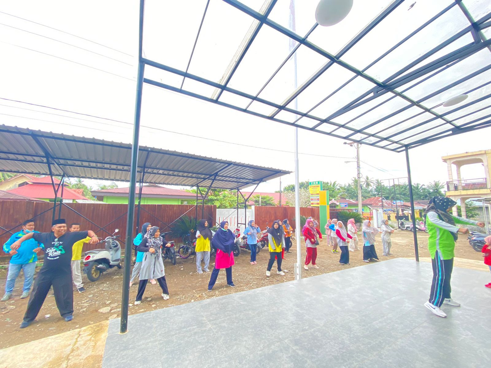 PUSKESMAS INDERAPURA LAKSANAKAN  SENAM PAGI RUTIN MINGGU KETIGA BULAN SEPTEMBER
