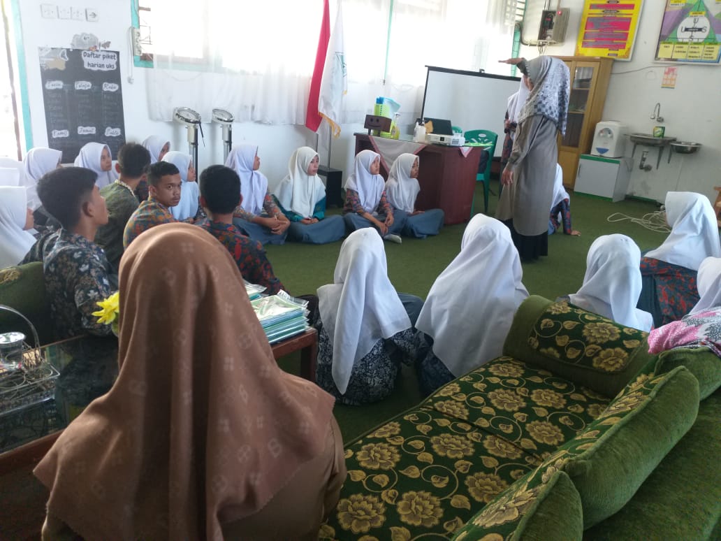 PEMBINAAN KADER KESEHATAN REMAJA DI SMA N 2 BAYANG PUSKESMAS PASAR BARU